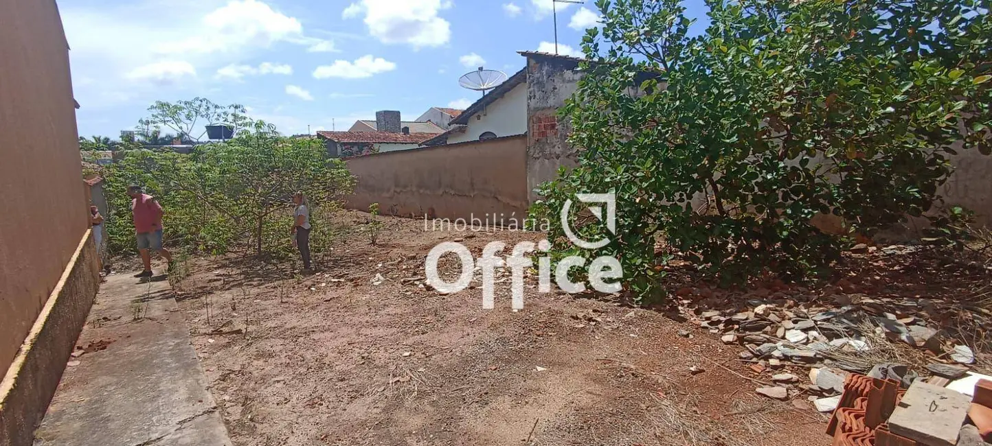 Foto 3 de Terreno / Lote à venda, 300m2 em Jardim Ana Paula, Anapolis - GO