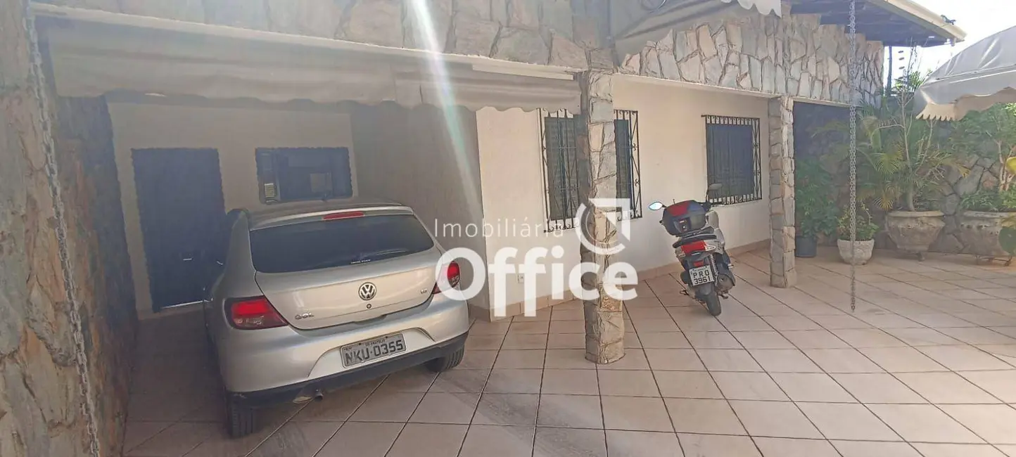 Foto 1 de Casa com 3 quartos à venda, 300m2 em Jardim Ana Paula, Anapolis - GO