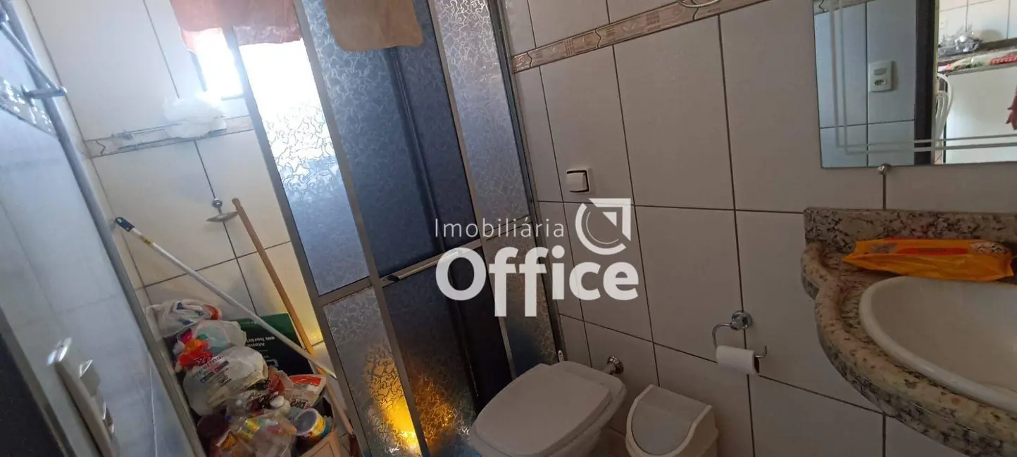 Foto 6 de Casa com 3 quartos à venda, 300m2 em Jardim Ana Paula, Anapolis - GO