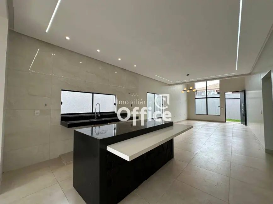 Foto 9 de Casa com 3 quartos à venda, 300m2 em Anapolis - GO