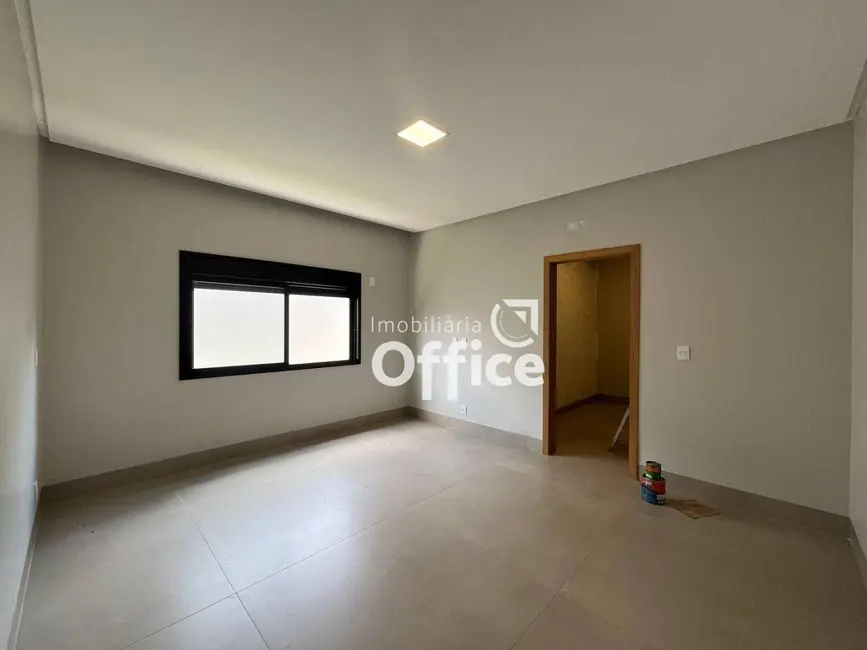 Foto 9 de Casa de Condomínio com 3 quartos à venda, 360m2 em Residencial Ayrton Senna, Anapolis - GO