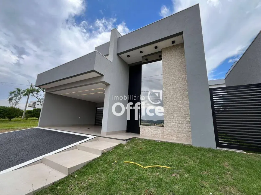 Foto 1 de Casa de Condomínio com 3 quartos à venda, 360m2 em Residencial Ayrton Senna, Anapolis - GO