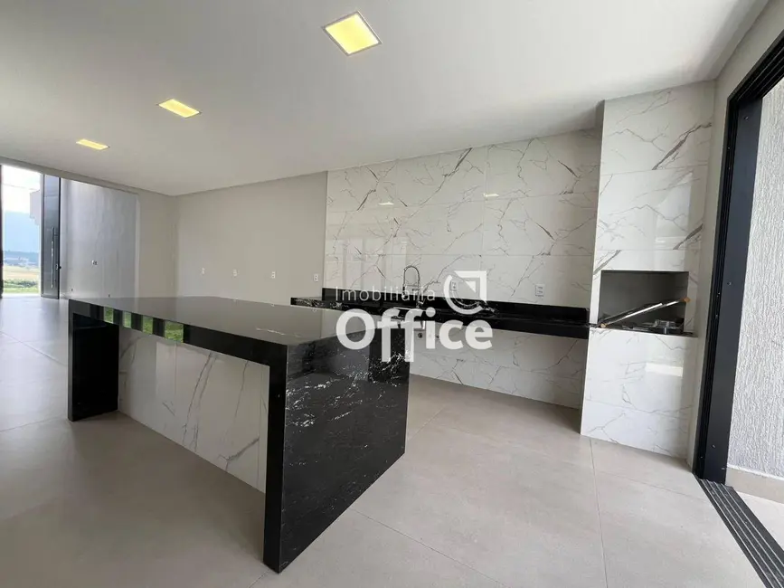 Foto 5 de Casa de Condomínio com 3 quartos à venda, 360m2 em Residencial Ayrton Senna, Anapolis - GO