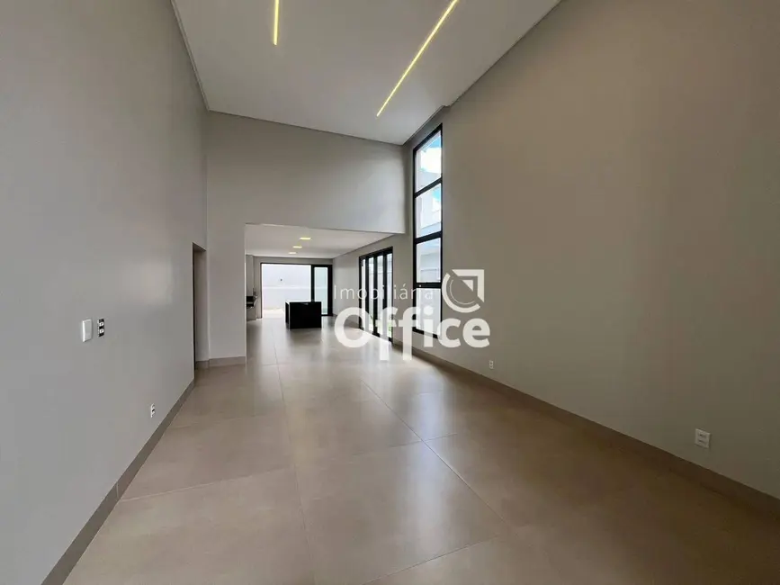 Foto 3 de Casa de Condomínio com 3 quartos à venda, 360m2 em Residencial Ayrton Senna, Anapolis - GO
