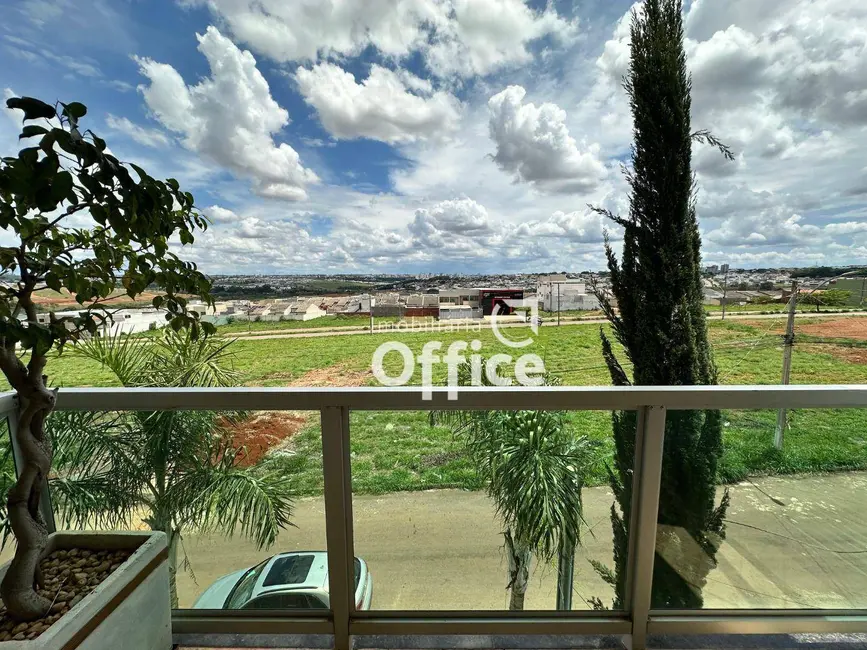 Foto 3 de Sobrado com 3 quartos à venda, 150m2 em Residencial Flor do Cerrado, Anapolis - GO