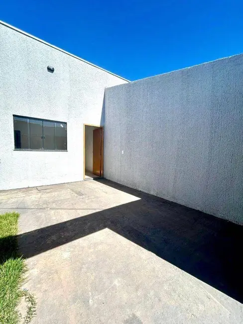 Foto 2 de Casa com 3 quartos à venda, 100m2 em Residencial Flamboyant, Anapolis - GO