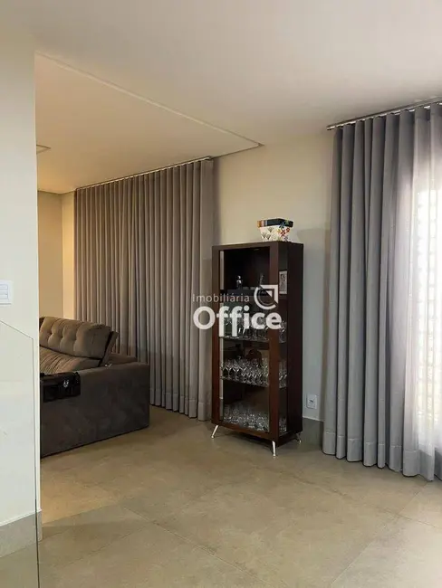 Sobrado com 3 quartos à venda, 225m2 em Cidade Jardim, Anapolis - GO - imagem 6 Foto 6 de Sobrado com 3 quartos à venda, 225m2 em Cidade Jardim, Anapolis - GO
