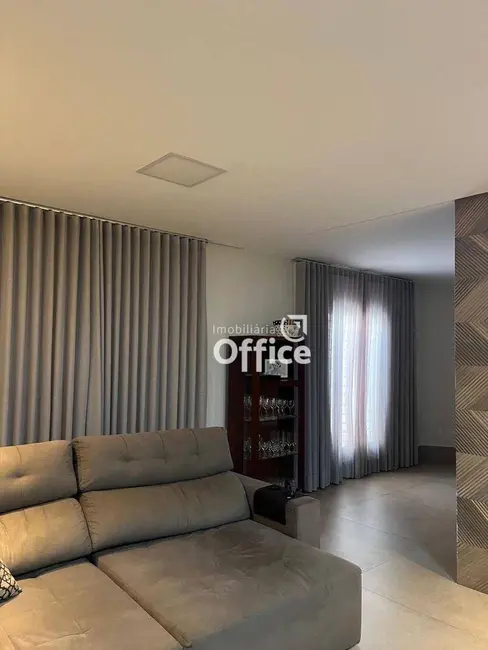 Sobrado com 3 quartos à venda, 225m2 em Cidade Jardim, Anapolis - GO - imagem 8 Foto 8 de Sobrado com 3 quartos à venda, 225m2 em Cidade Jardim, Anapolis - GO