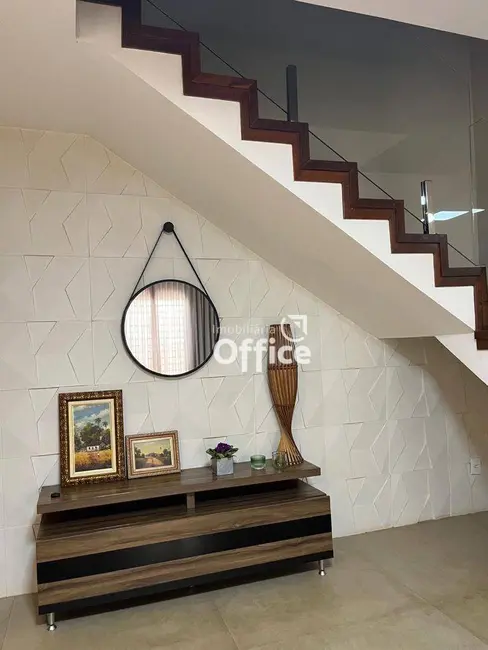 Sobrado com 3 quartos à venda, 225m2 em Cidade Jardim, Anapolis - GO - imagem 5 Foto 5 de Sobrado com 3 quartos à venda, 225m2 em Cidade Jardim, Anapolis - GO