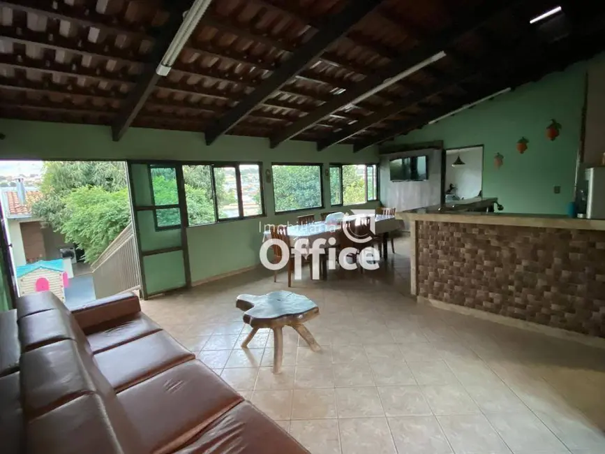 Sobrado com 5 quartos à venda, 420m2 em Jardim Alexandrina, Anapolis - GO - imagem 6 Foto 6 de Sobrado com 5 quartos à venda, 420m2 em Jardim Alexandrina, Anapolis - GO
