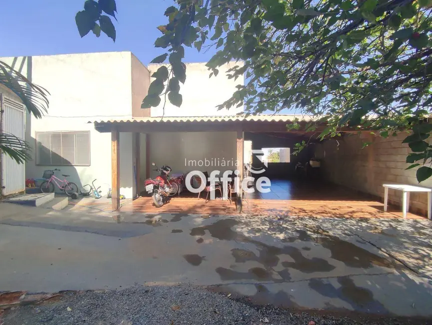 Casa com 3 quartos à venda, 300m2 em Anexo Itamaraty, Anapolis - GO - imagem 3 Foto 3 de Casa com 3 quartos à venda, 300m2 em Anexo Itamaraty, Anapolis - GO