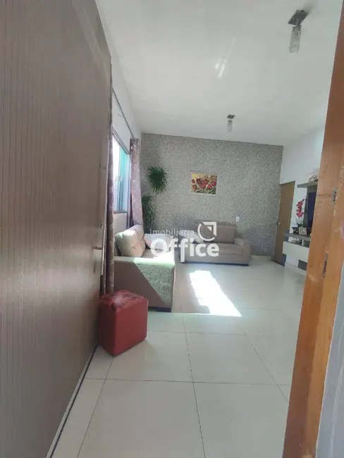 Foto 1 de Casa com 3 quartos à venda, 300m2 em Anexo Itamaraty, Anapolis - GO