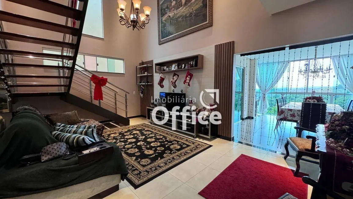 Foto 7 de Sobrado com 5 quartos à venda, 300m2 em Itamaraty, Anapolis - GO