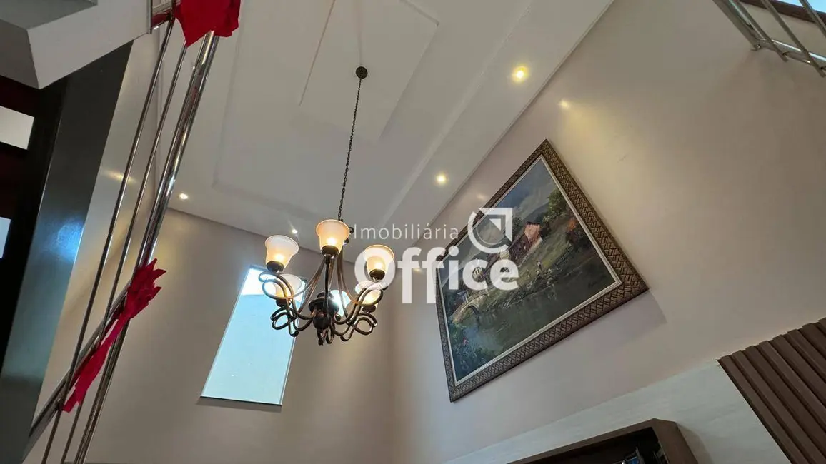 Foto 8 de Sobrado com 5 quartos à venda, 300m2 em Itamaraty, Anapolis - GO