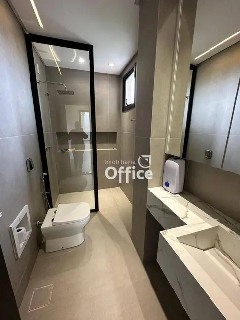 Sobrado com 4 quartos à venda, 360m2 em Anapolis - GO - imagem 8 Foto 8 de Sobrado com 4 quartos à venda, 360m2 em Anapolis - GO