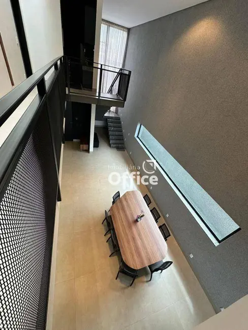 Sobrado com 4 quartos à venda, 360m2 em Anapolis - GO - imagem 4 Foto 4 de Sobrado com 4 quartos à venda, 360m2 em Anapolis - GO