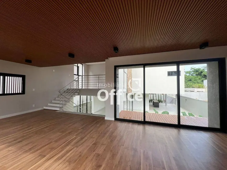 Foto 3 de Sobrado com 4 quartos à venda, 490m2 em Residencial Anaville, Anapolis - GO
