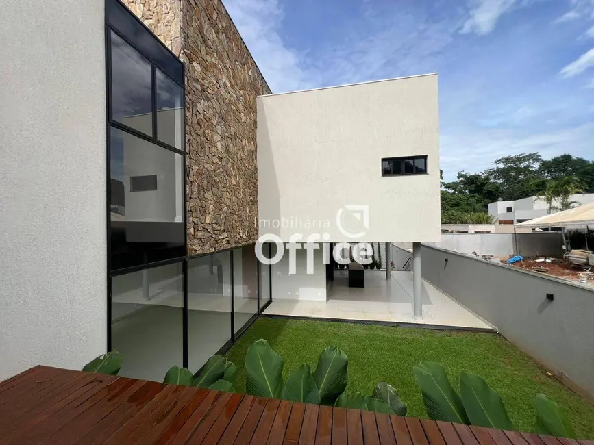 Foto 1 de Sobrado com 4 quartos à venda, 490m2 em Residencial Anaville, Anapolis - GO
