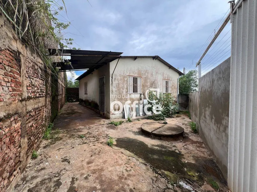 Foto 1 de Terreno / Lote à venda, 158m2 em Anexo Itamaraty, Anapolis - GO