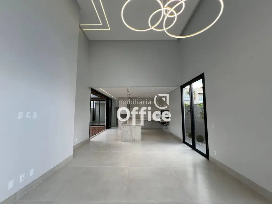Foto 5 de Casa de Condomínio com 4 quartos à venda, 360m2 em Residencial Ayrton Senna, Anapolis - GO