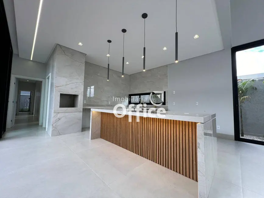 Foto 9 de Casa de Condomínio com 4 quartos à venda, 360m2 em Residencial Ayrton Senna, Anapolis - GO