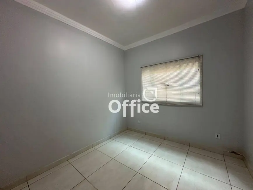 Casa com 3 quartos à venda, 200m2 em Jardim Itália, Anapolis - GO - imagem 8 Foto 8 de Casa com 3 quartos à venda, 200m2 em Jardim Itália, Anapolis - GO