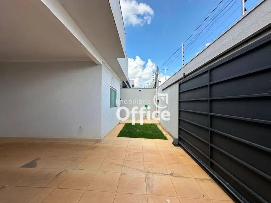Casa com 3 quartos à venda, 200m2 em Jardim Itália, Anapolis - GO - imagem 3 Foto 3 de Casa com 3 quartos à venda, 200m2 em Jardim Itália, Anapolis - GO