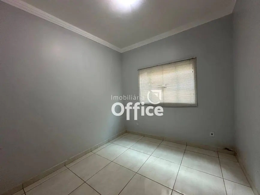 Casa com 3 quartos à venda, 200m2 em Jardim Itália, Anapolis - GO - imagem 9 Foto 9 de Casa com 3 quartos à venda, 200m2 em Jardim Itália, Anapolis - GO