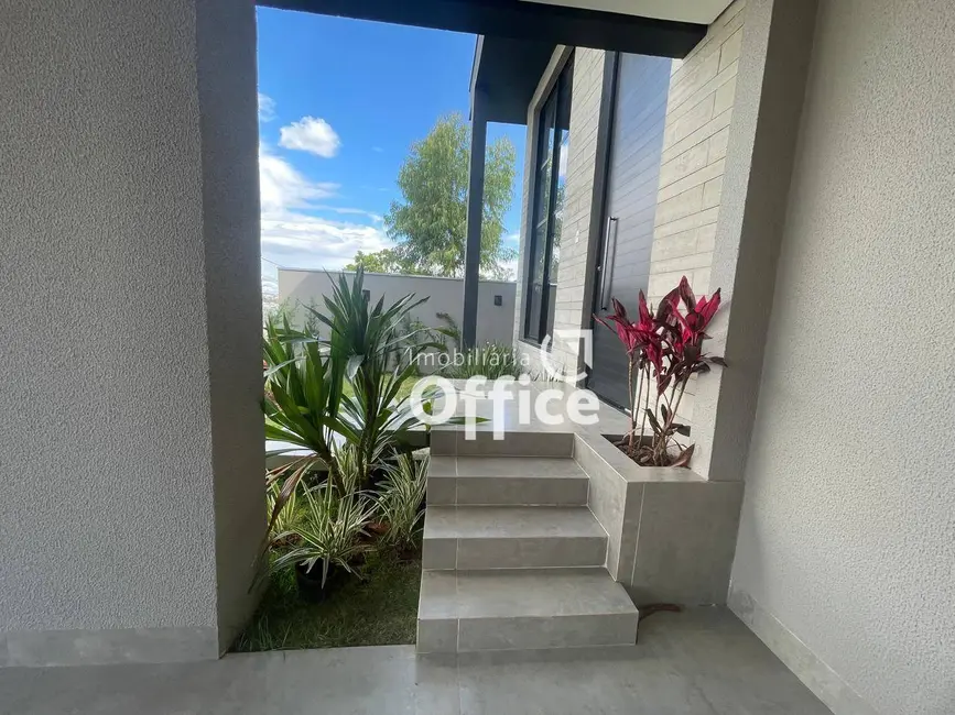 Foto 4 de Casa com 3 quartos à venda, 300m2 em Condomínio Residencial Grand Trianon, Anapolis - GO