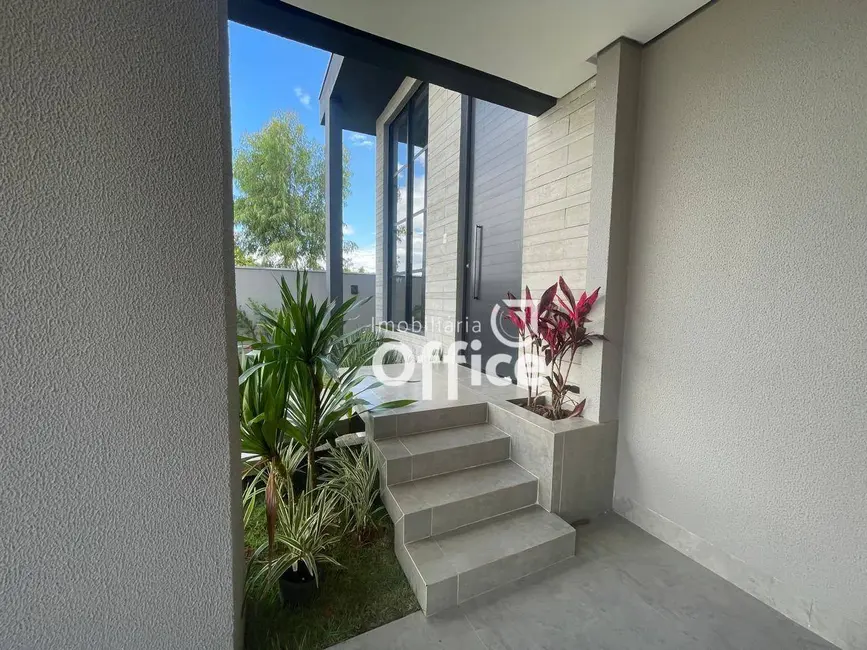 Foto 3 de Casa com 3 quartos à venda, 300m2 em Condomínio Residencial Grand Trianon, Anapolis - GO