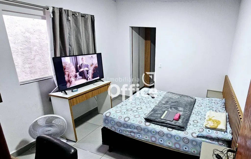 Foto 9 de Casa com 2 quartos à venda, 258m2 em Vila Jaiara, Anapolis - GO