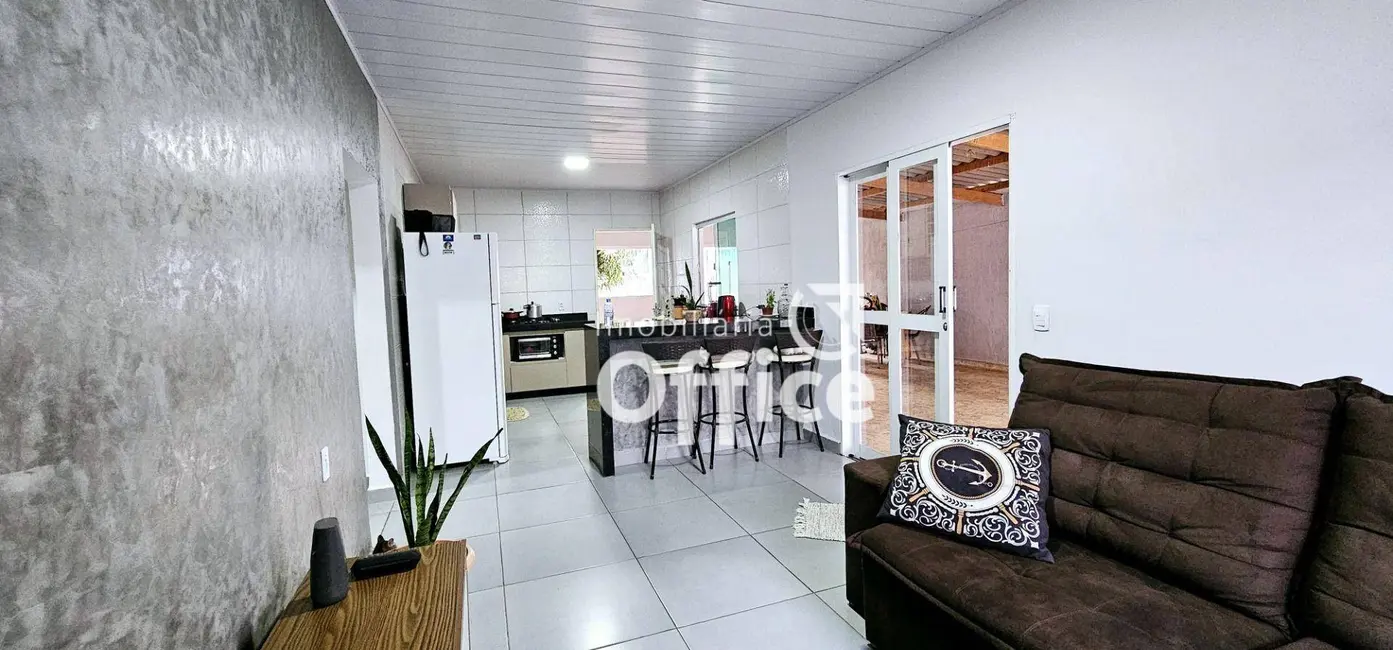 Foto 5 de Casa com 2 quartos à venda, 258m2 em Vila Jaiara, Anapolis - GO