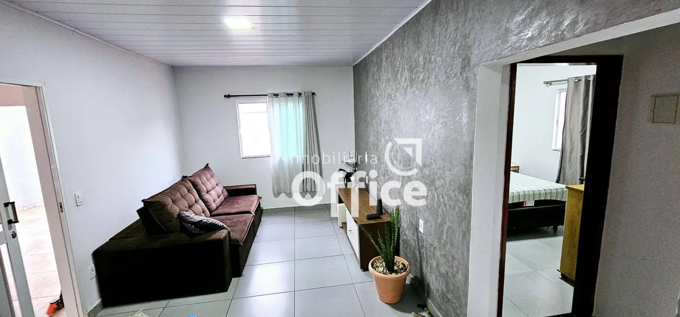 Foto 7 de Casa com 2 quartos à venda, 258m2 em Vila Jaiara, Anapolis - GO