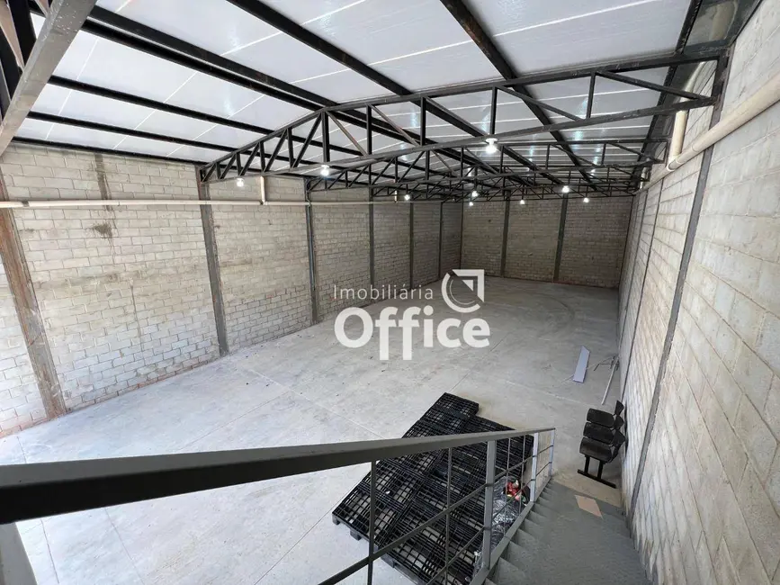 Armazém / Galpão à venda, 300m2 em Setor Sul Jamil Miguel, Anapolis - GO - imagem 6 Foto 6 de Armazém / Galpão à venda, 300m2 em Setor Sul Jamil Miguel, Anapolis - GO