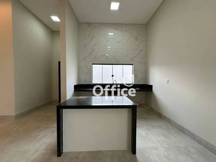 Foto 3 de Casa com 3 quartos à venda, 250m2 em Anapolis - GO