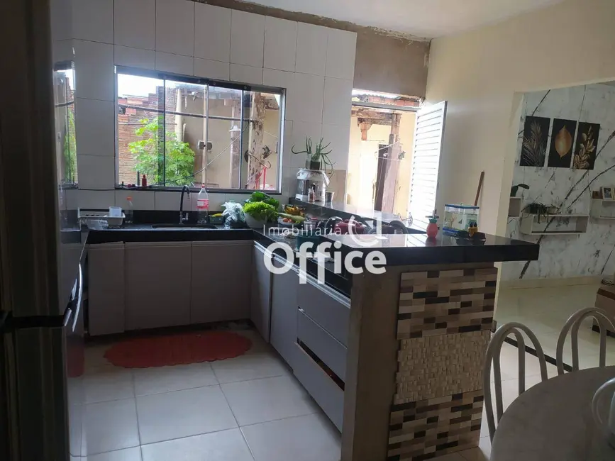 Sobrado com 4 quartos à venda, 300m2 em Residencial Palmeiras, Anapolis - GO - imagem 5 Foto 5 de Sobrado com 4 quartos à venda, 300m2 em Residencial Palmeiras, Anapolis - GO