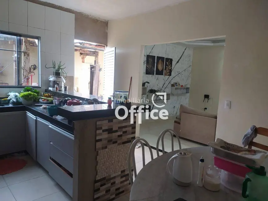 Sobrado com 4 quartos à venda, 300m2 em Residencial Palmeiras, Anapolis - GO - imagem 1 Foto 1 de Sobrado com 4 quartos à venda, 300m2 em Residencial Palmeiras, Anapolis - GO