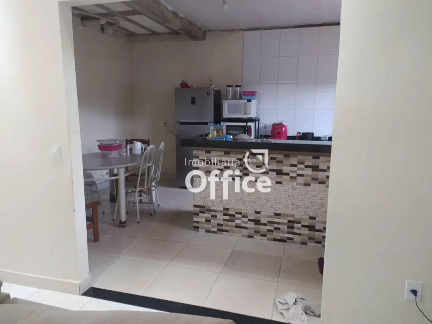 Sobrado com 4 quartos à venda, 300m2 em Residencial Palmeiras, Anapolis - GO - imagem 4 Foto 4 de Sobrado com 4 quartos à venda, 300m2 em Residencial Palmeiras, Anapolis - GO