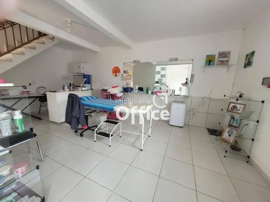 Casa com 3 quartos à venda, 300m2 em Jardim dos Ipês, Anapolis - GO - imagem 9 Foto 9 de Casa com 3 quartos à venda, 300m2 em Jardim dos Ipês, Anapolis - GO