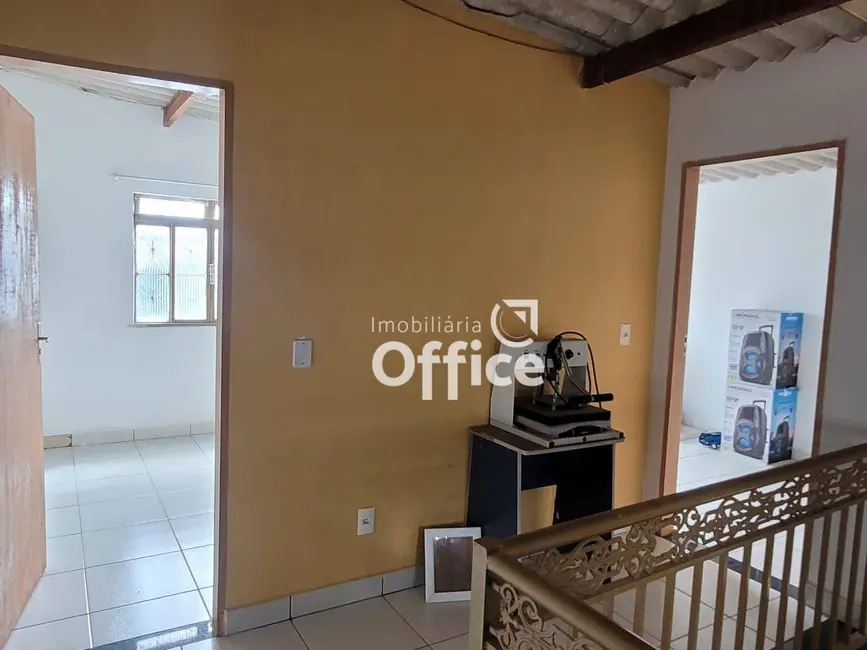 Casa com 3 quartos à venda, 300m2 em Jardim dos Ipês, Anapolis - GO - imagem 3 Foto 3 de Casa com 3 quartos à venda, 300m2 em Jardim dos Ipês, Anapolis - GO
