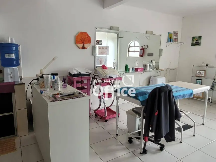 Casa com 3 quartos à venda, 300m2 em Jardim dos Ipês, Anapolis - GO - imagem 8 Foto 8 de Casa com 3 quartos à venda, 300m2 em Jardim dos Ipês, Anapolis - GO