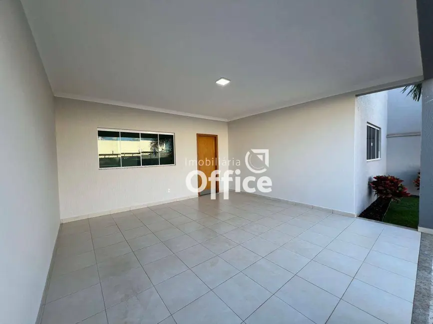 Foto 2 de Casa de Condomínio com 3 quartos à venda, 200m2 em Chácaras Colorado, Anapolis - GO