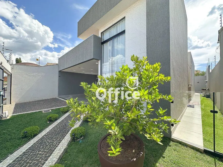 Foto 3 de Casa com 3 quartos à venda, 300m2 em Parque Brasília 2ª Etapa, Anapolis - GO