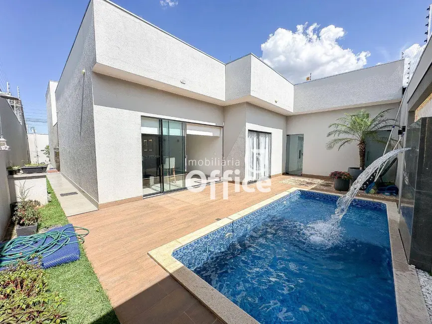 Foto 1 de Casa com 3 quartos à venda, 300m2 em Parque Brasília 2ª Etapa, Anapolis - GO