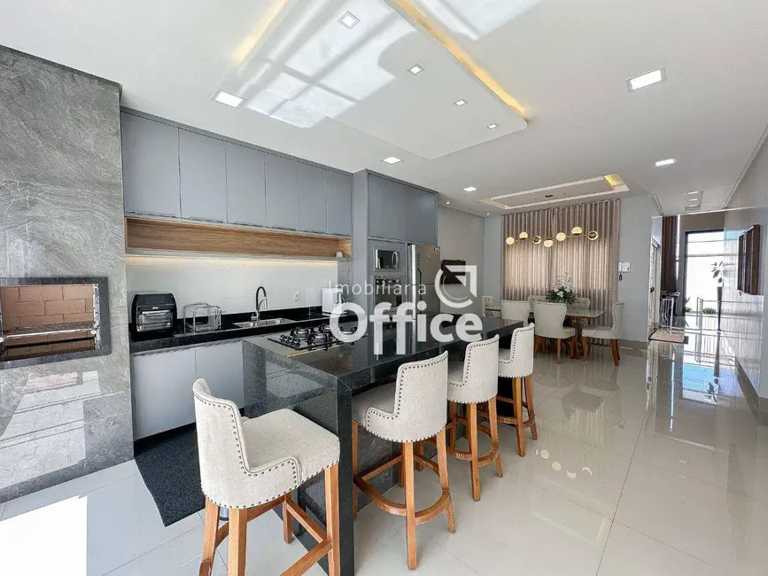 Foto 8 de Casa com 3 quartos à venda, 300m2 em Parque Brasília 2ª Etapa, Anapolis - GO