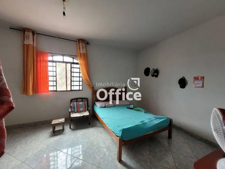 Foto 5 de Casa com 3 quartos à venda, 300m2 em Parque das Primaveras, Anapolis - GO