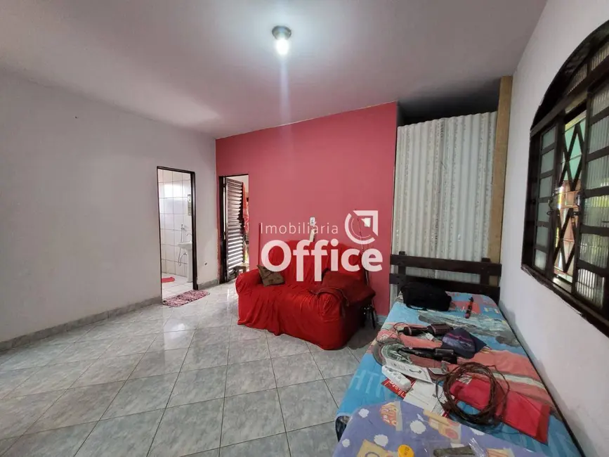 Foto 2 de Casa com 3 quartos à venda, 300m2 em Parque das Primaveras, Anapolis - GO