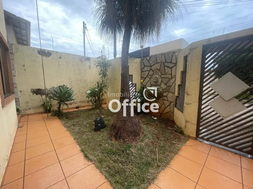 Casa com 4 quartos à venda, 320m2 em Alvorada, Anapolis - GO - imagem 1 Foto 1 de Casa com 4 quartos à venda, 320m2 em Alvorada, Anapolis - GO