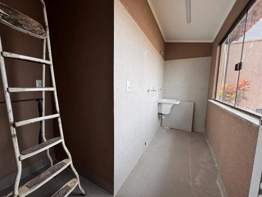 Foto 4 de Casa com 3 quartos à venda, 300m2 em Anapolis - GO