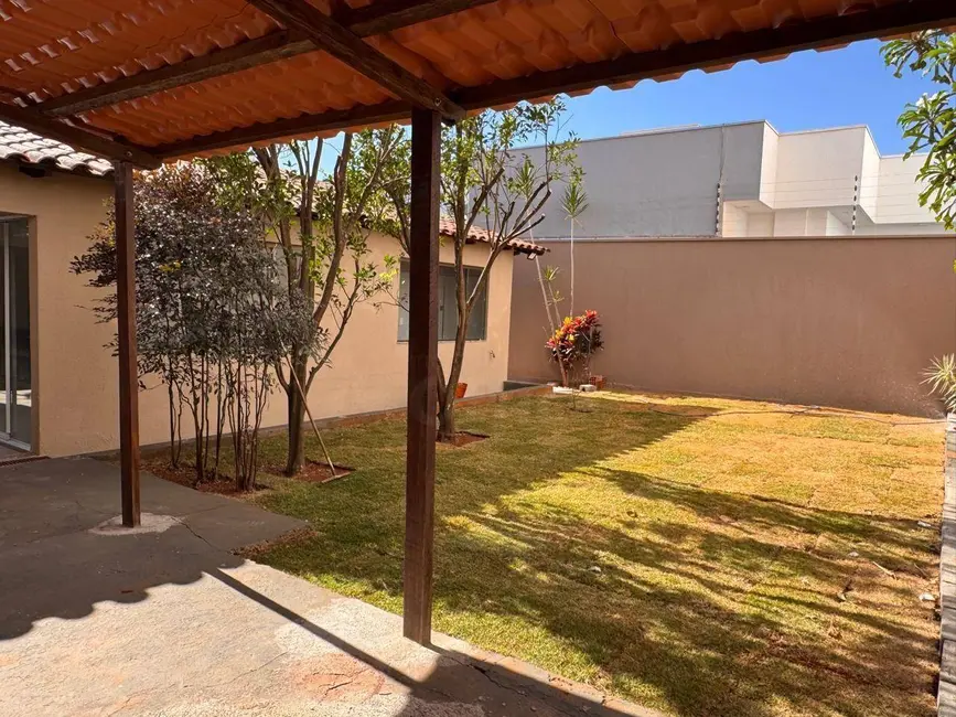 Foto 3 de Casa com 3 quartos à venda, 300m2 em Anapolis - GO